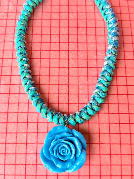 The Twist Necklace